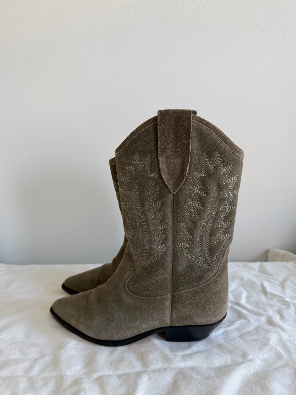 Isabel Marant Women's Green Beige Embroidered  Suede Western Boots Size 35